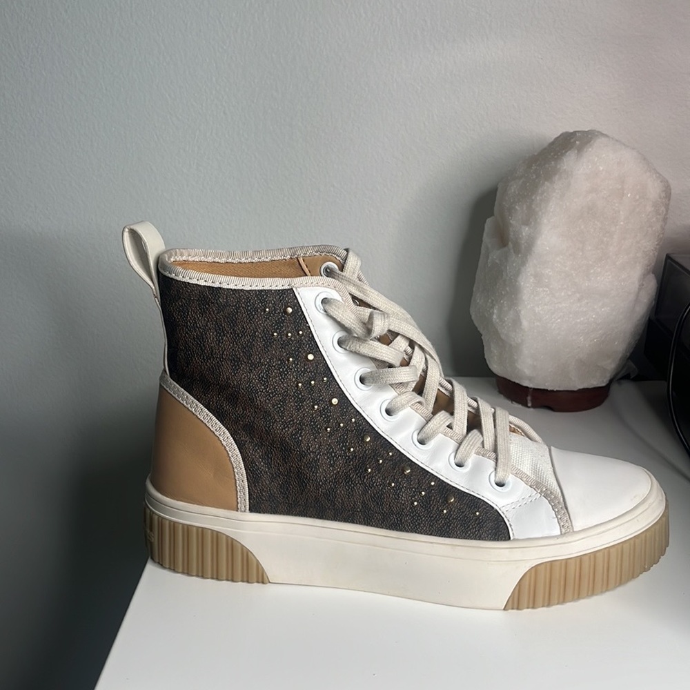 Micheal Kors Sneaker     Shoes size:7.5